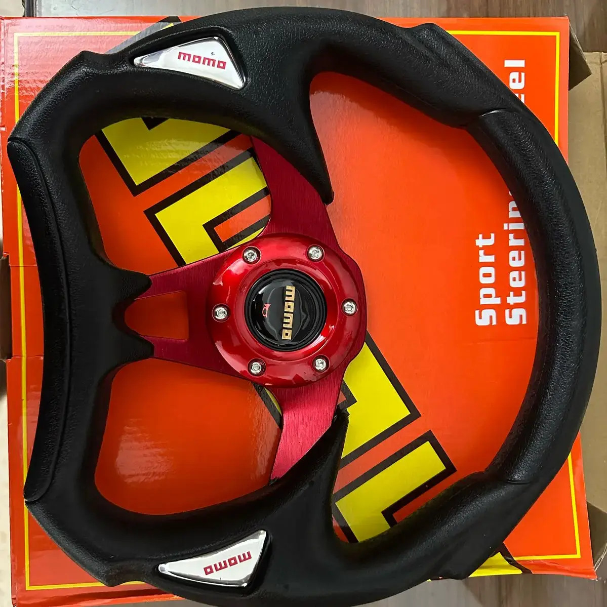 Momo universal Steering